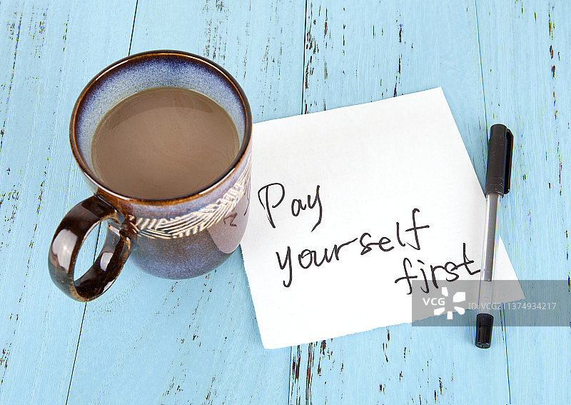 喝咖啡付款图片素材