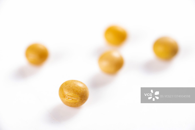 一盘黄豆一块豆腐一杯豆浆特写图片素材