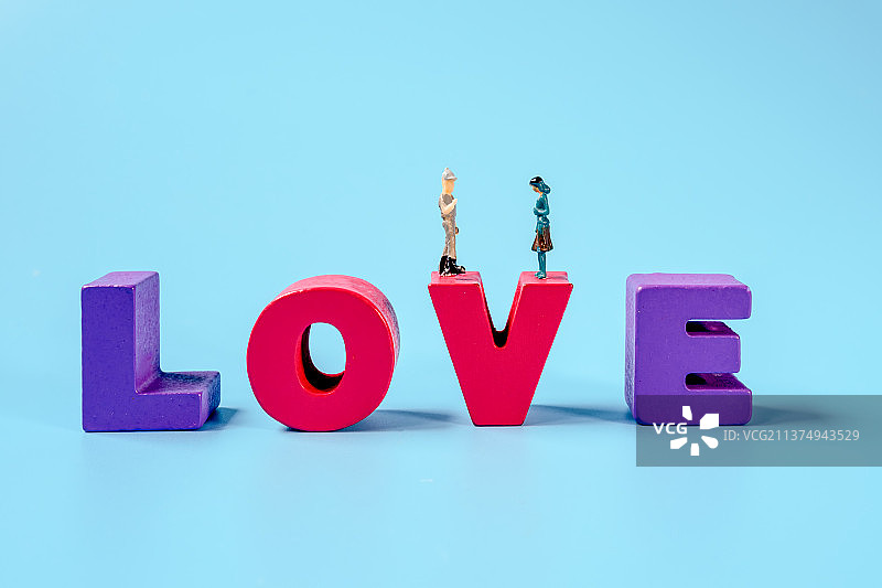 用字母摆成的love字样爱情主题为啥摄影图片素材