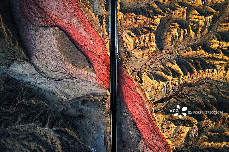 航拍青海G315大地之血图片素材