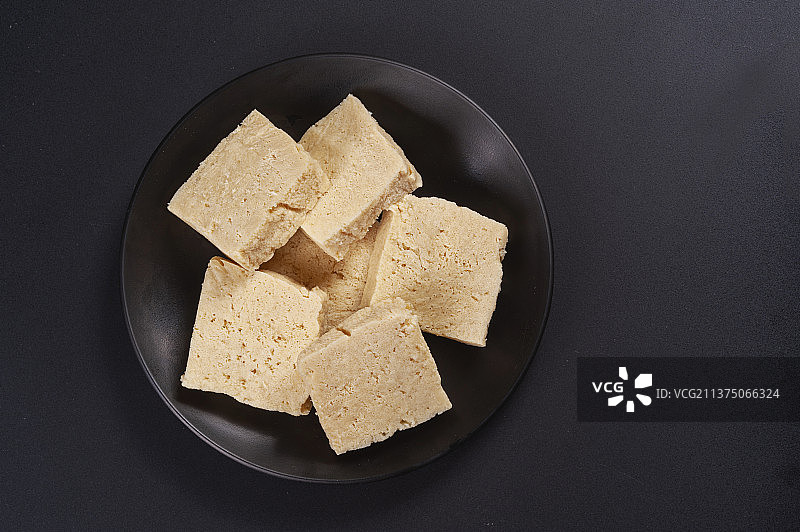 一盘冻豆腐特写图片素材