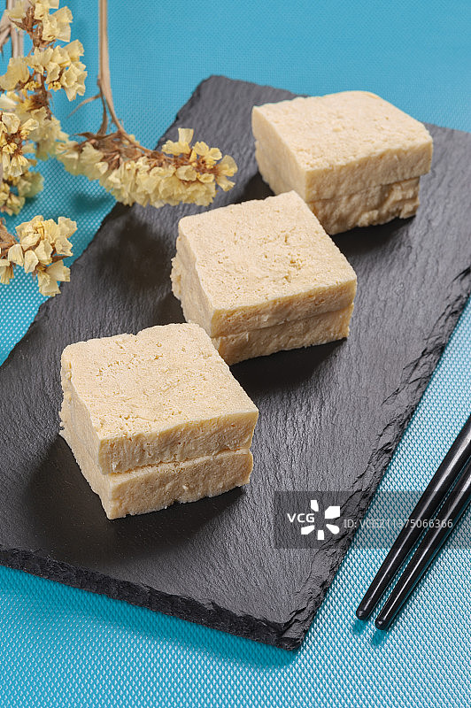 一盘冻豆腐特写图片素材