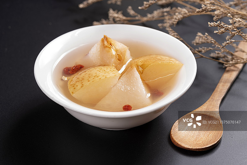 一碗冰糖梨水梨汤特写图片素材