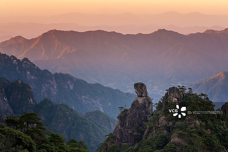 江西上饶三清山南清园景区风光之东方女神图片素材