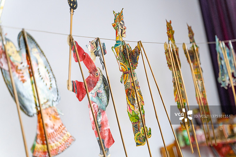 浙江海宁南关厢皮影偶陈列图片素材