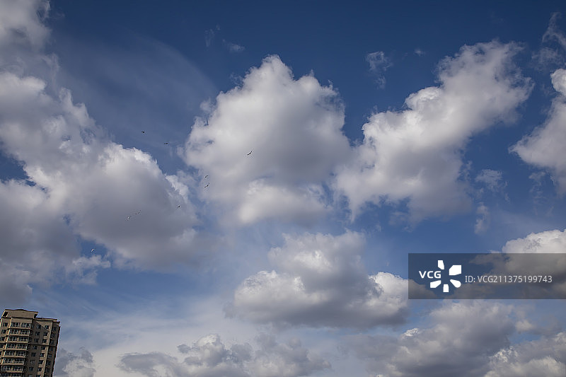 吉林市春风习习白云如絮风景如画图片素材