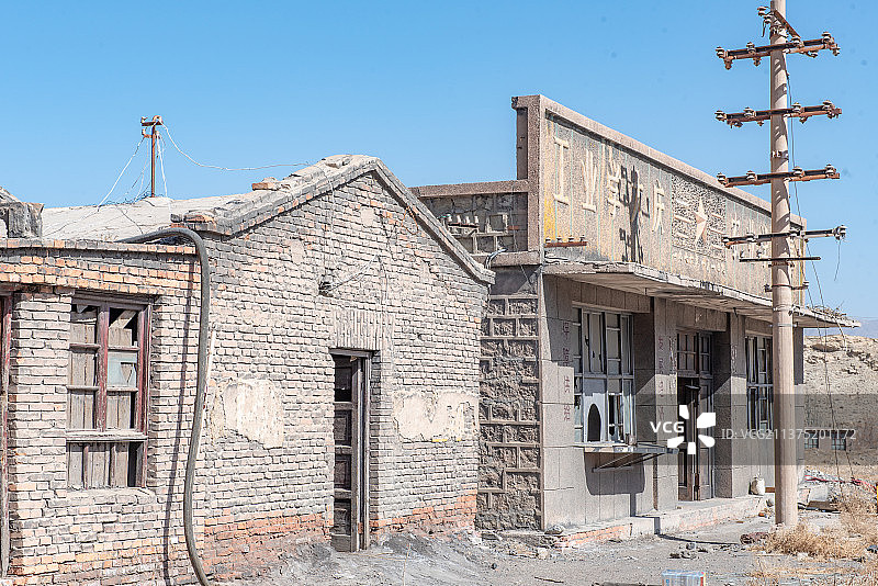 宁夏贺兰山八号泉水泥厂工业遗址图片素材