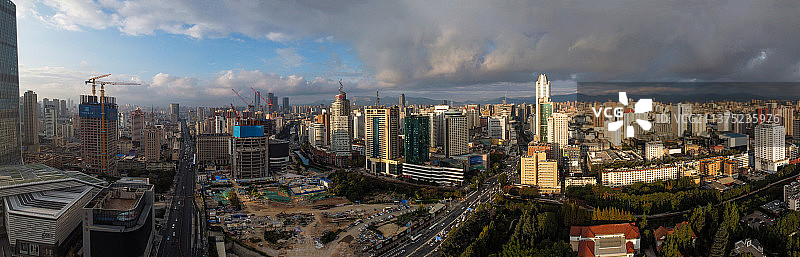 昆明 五华区 东风广场 北京路 东风东路 金牛公园 Skp 青年路图片素材