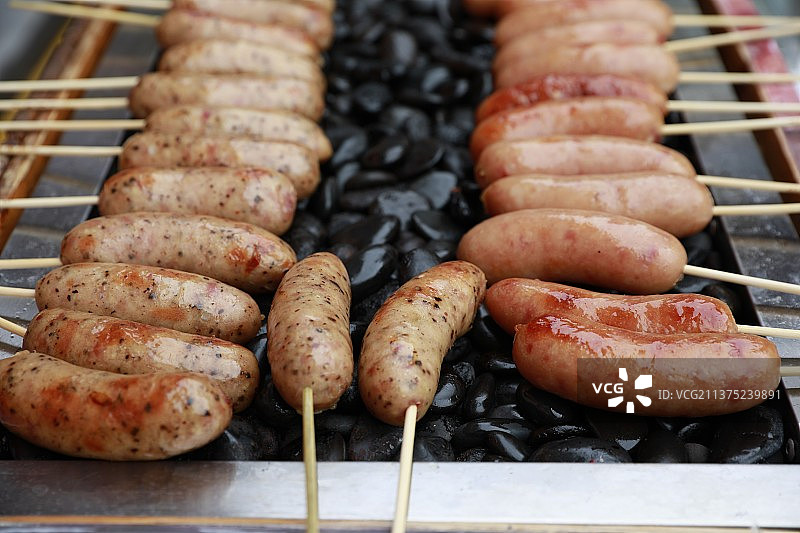 石头烤香肠图片素材