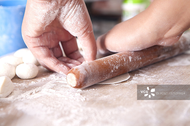擀面皮,包饺子图片素材
