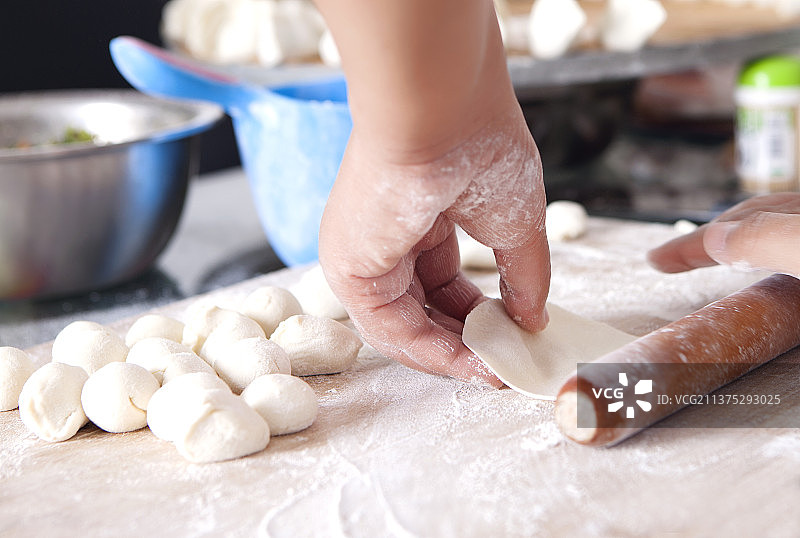 擀面皮,包饺子图片素材