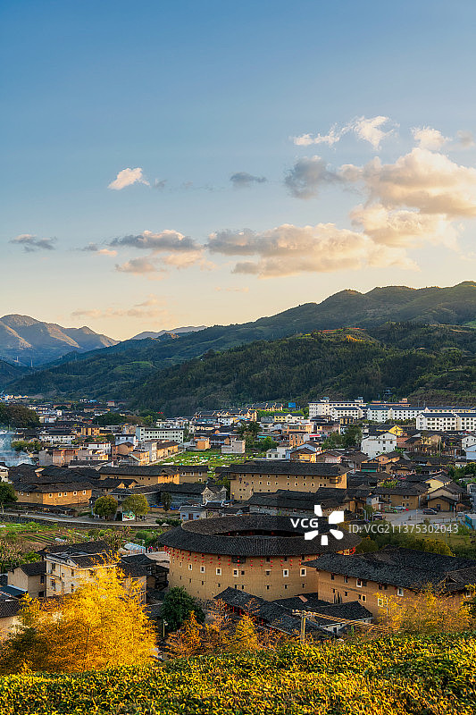 世界文化遗产、全国重点文物保护单位福建漳州市南靖县梅林镇坎下村云水谣观景台——怀远楼全景高视角图片素材