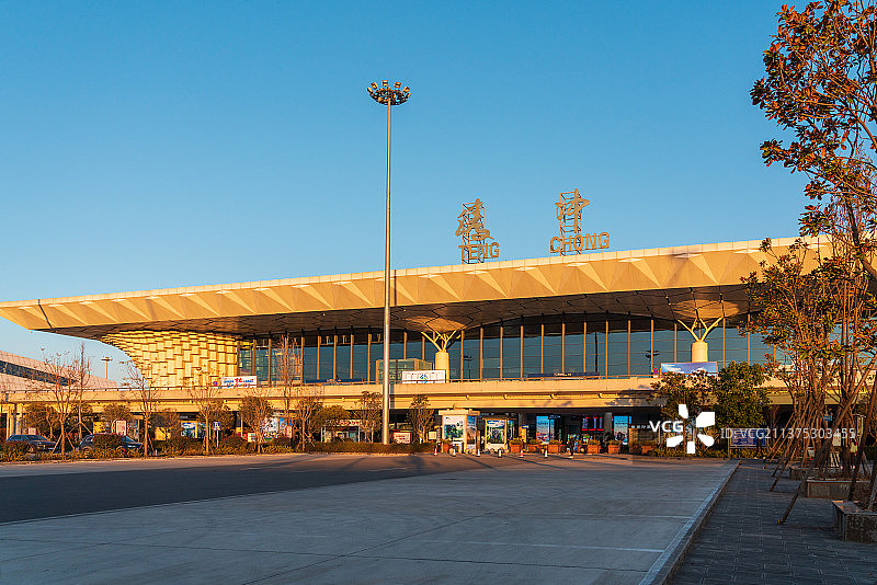 云南省保山腾冲机场日落风光图片素材