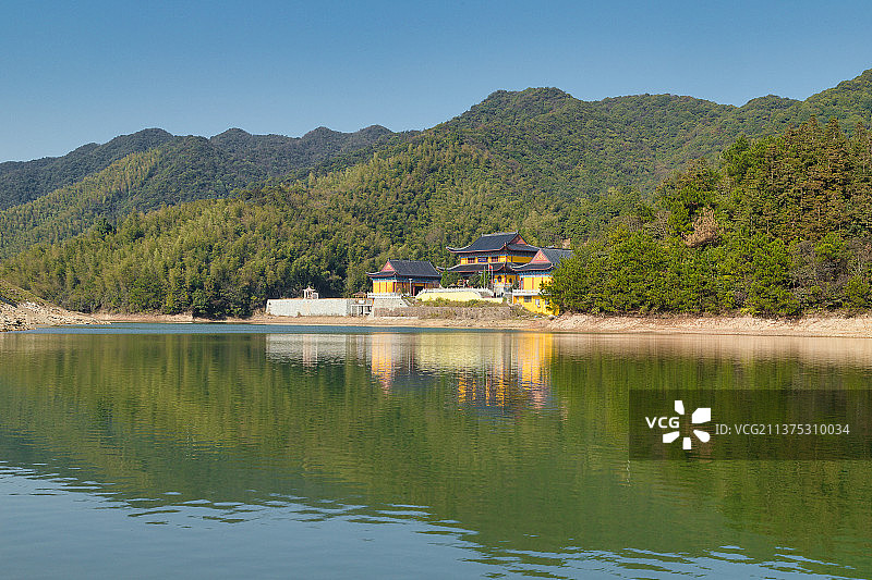 道吾山上的湖泊风光图片素材