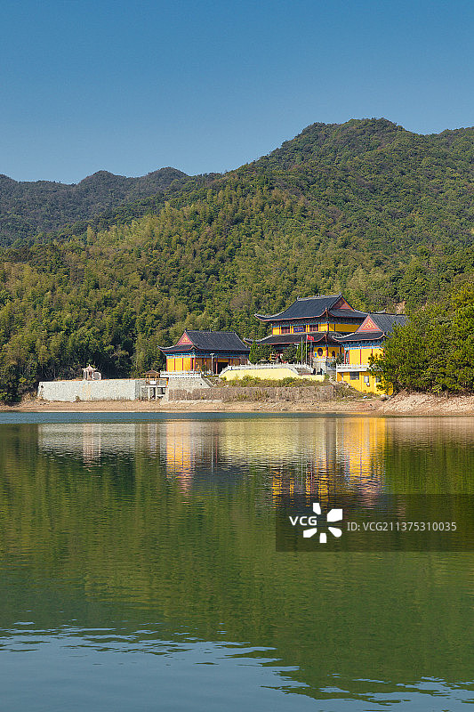 道吾山上的湖泊风光图片素材