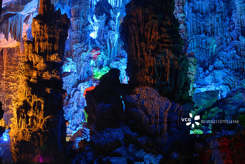 广西桂林，芦笛岩，溶洞。图片素材