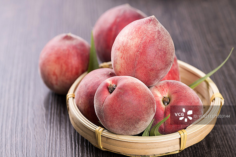 新鲜的桃子鲜桃特写图片素材