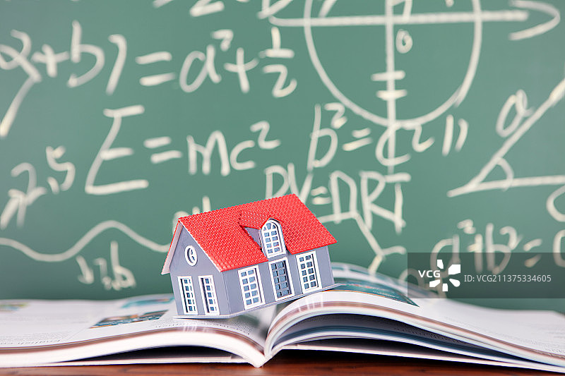 书本上的房子模型图片素材