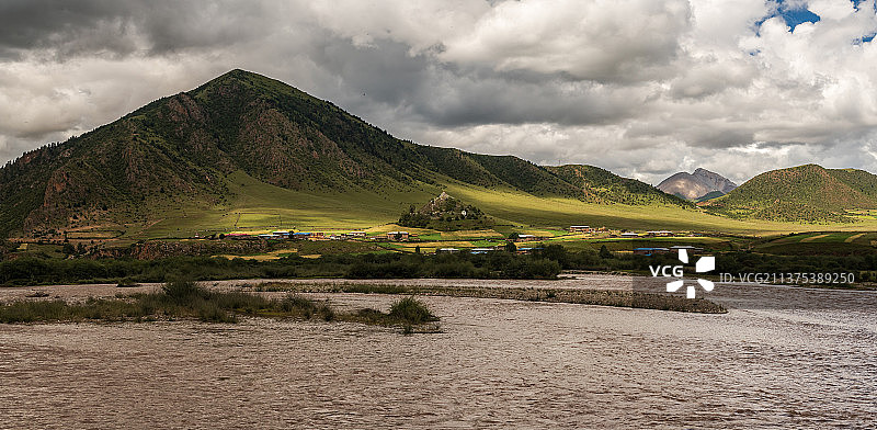 中国西藏昌都市类乌齐县高原风光5图片素材