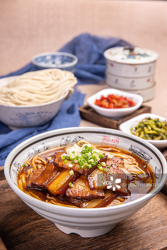 老卤大肉面图片素材