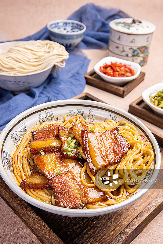 老卤大肉面图片素材