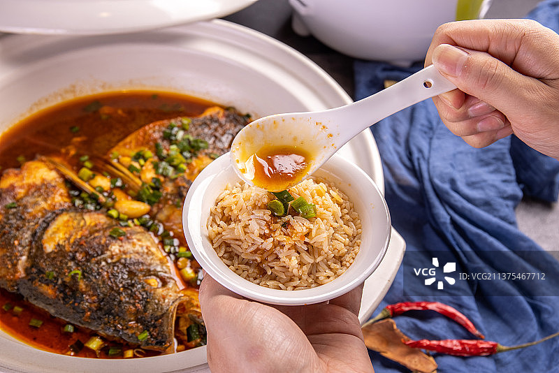 大鱼头泡饭图片素材