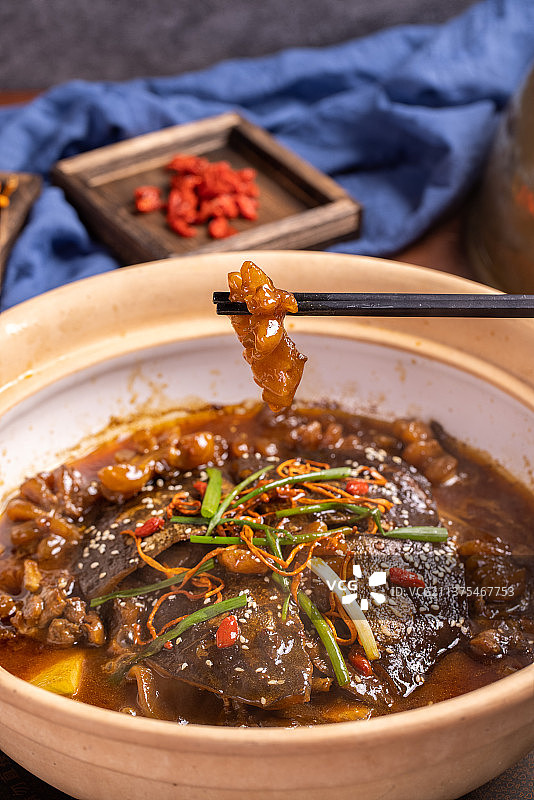 甲鱼炖牛鞭图片素材