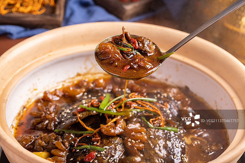 甲鱼炖牛鞭图片素材