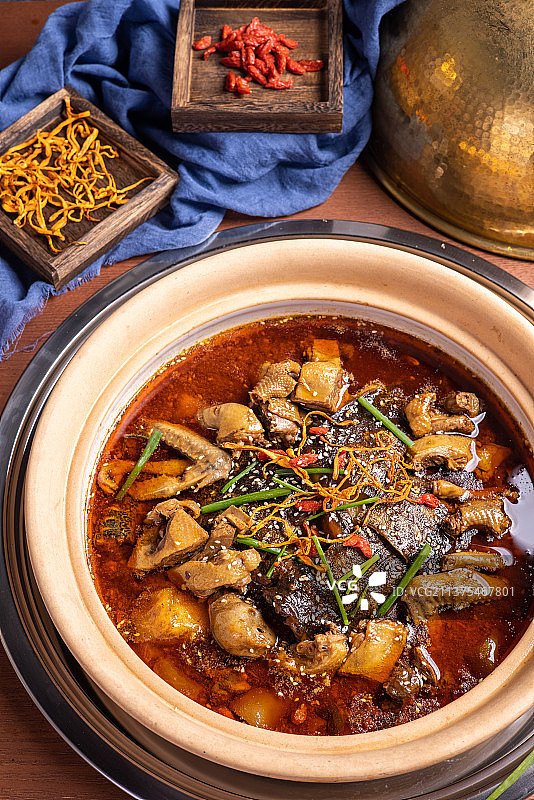 甲鱼炖鸽子肉图片素材