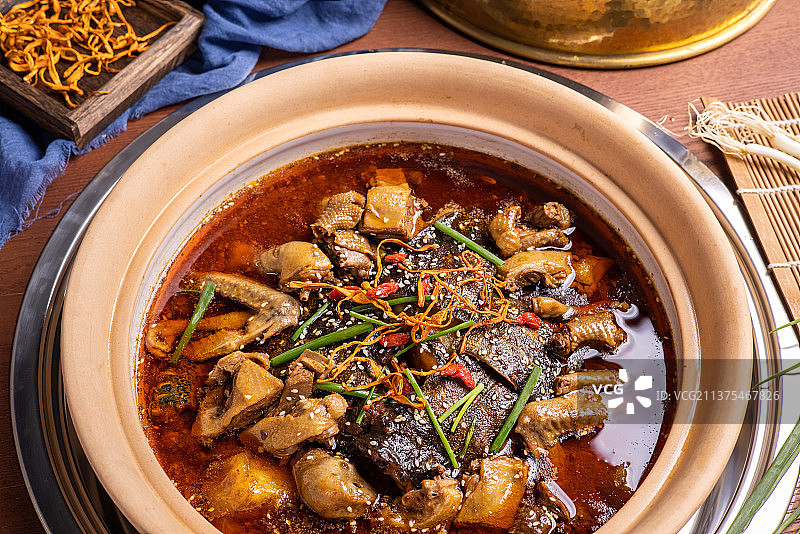 甲鱼炖鸽子肉图片素材