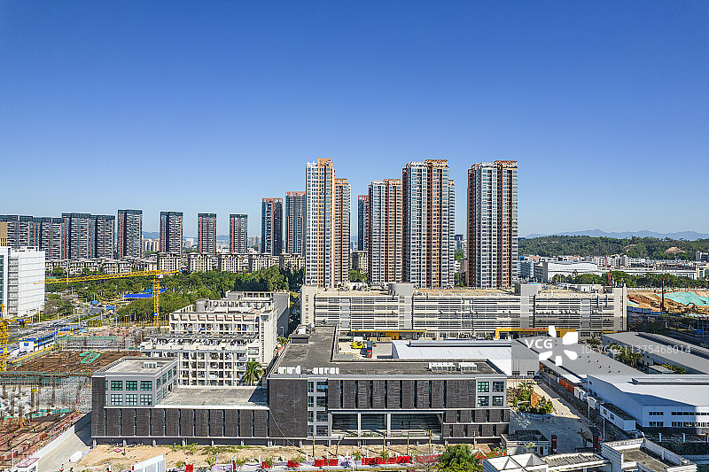 深圳龙岗区观澜高新园建设施工场景 中国基建 建筑施工现场图片素材