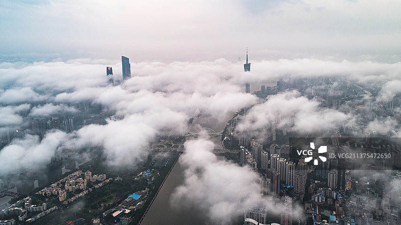 广州塔珠江新城CBD云端图片素材