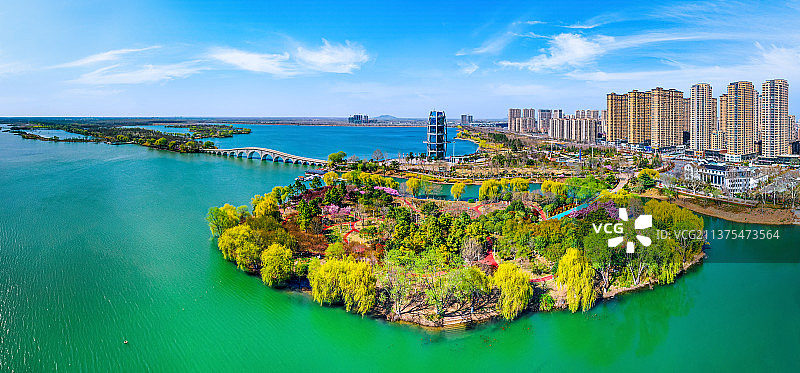 春光明媚城市公园图片素材