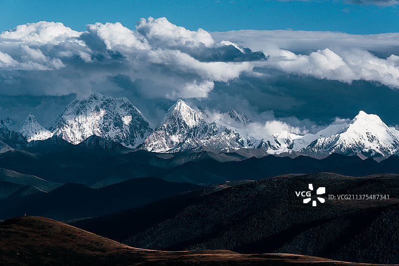 贡嘎雪山图片素材