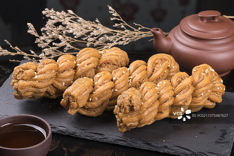 天津特色小吃麻花特写图片素材