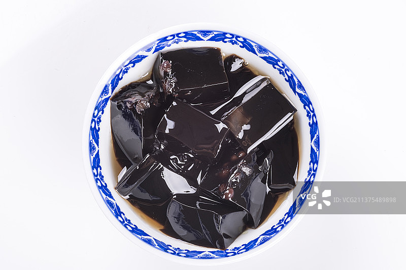 传统药膳一碗龟苓膏特写图片素材