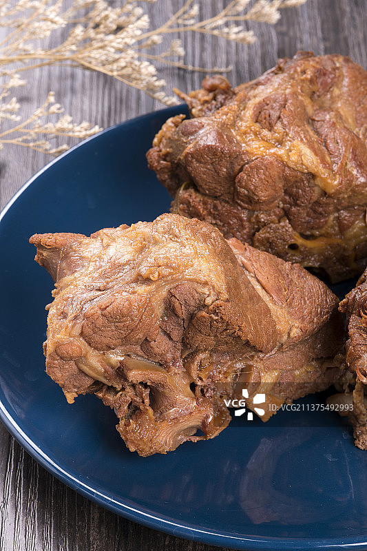 一盘酱排骨熏排骨特写图片素材