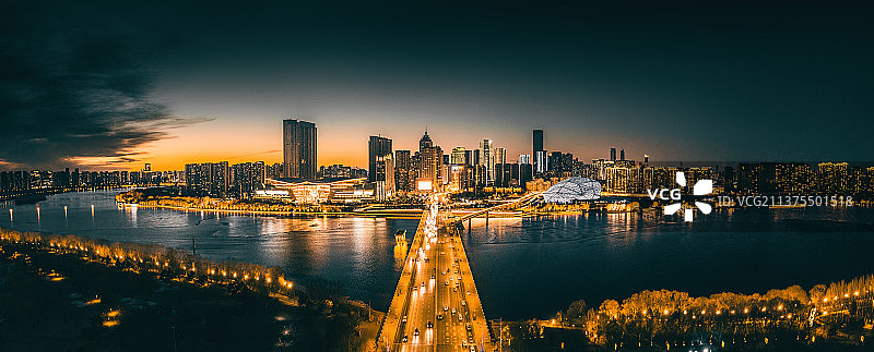 沈阳青年大街浑河桥落日夜景美景图片素材