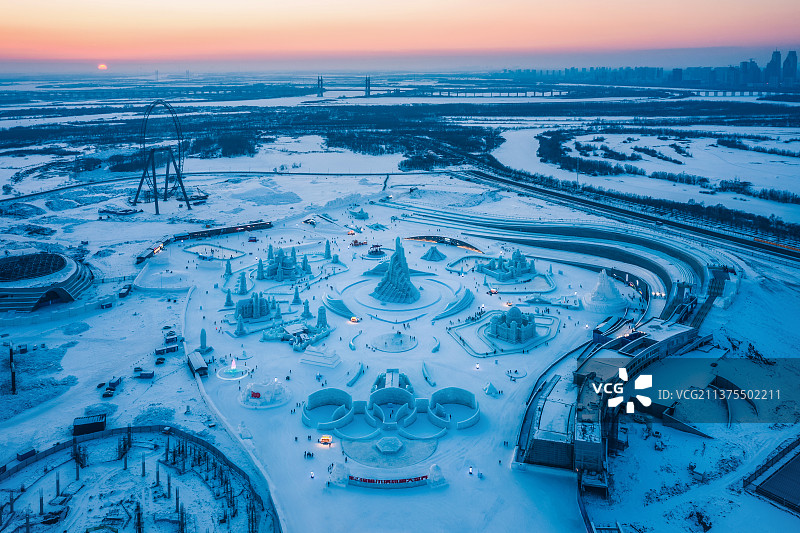 中国黑龙江省哈尔滨冰雪大世界航拍风光图片素材