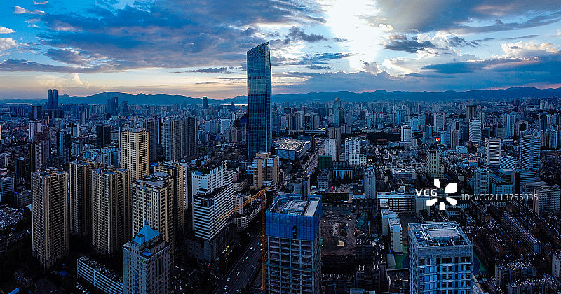 昆明市 五华区 南屏街 东风广场 恒隆广场 世纪广场 百大新天地图片素材