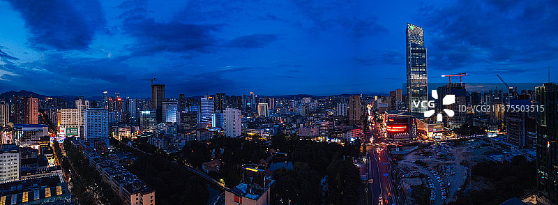 昆明市 五华区 南屏街 东风广场 恒隆广场 世纪广场 百大新天地图片素材