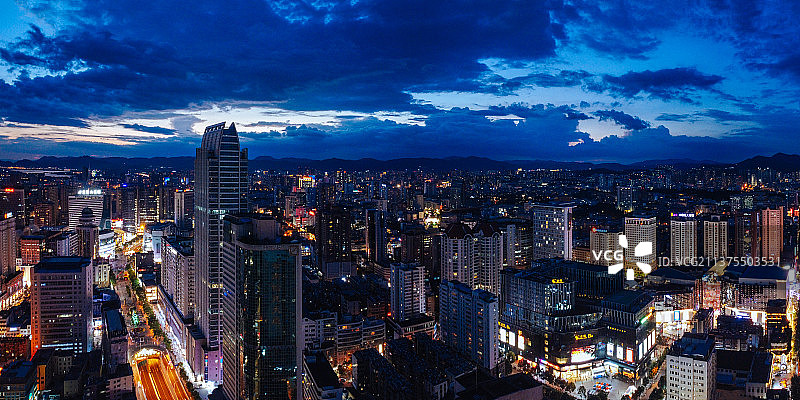 昆明市 五华区 南屏街 东风广场 恒隆广场 世纪广场 百大新天地图片素材