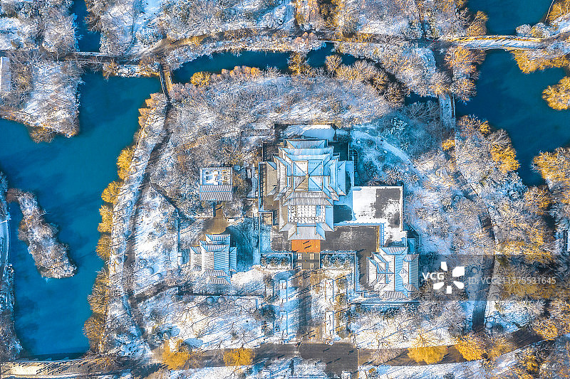 雪后的济南大明湖超然楼图片素材