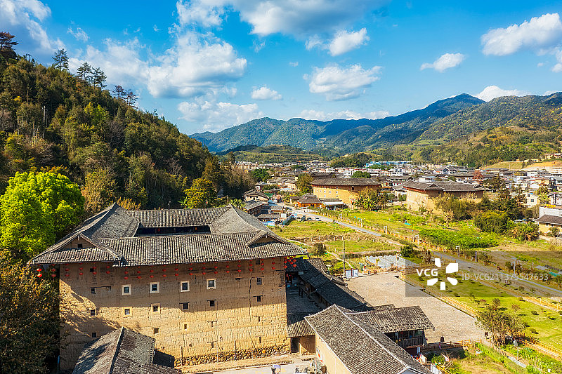 世界文化遗产，福建漳州市南靖县云水谣村土楼群——和贵楼春季户外航拍图片素材