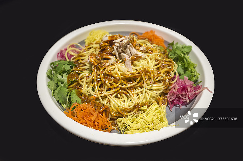 一盘鸡丝凉面特写图片素材