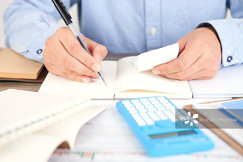 工作中的会计师图片素材