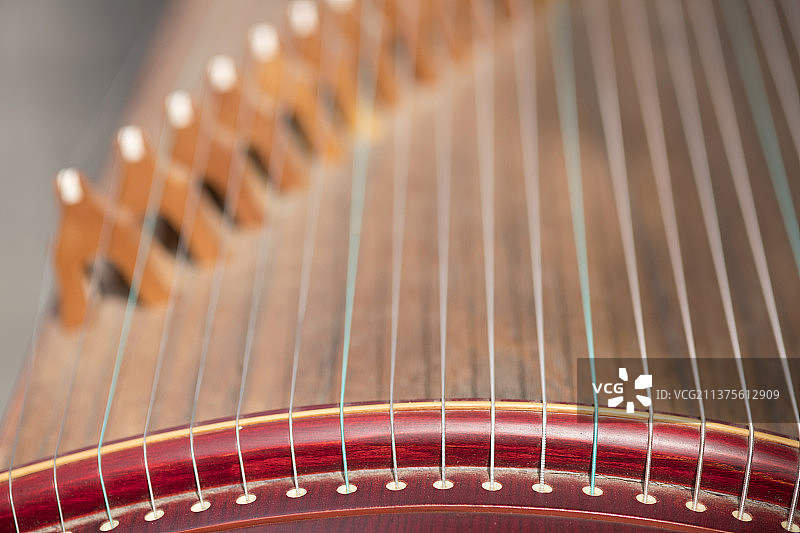 传统民乐器古筝特写图片素材