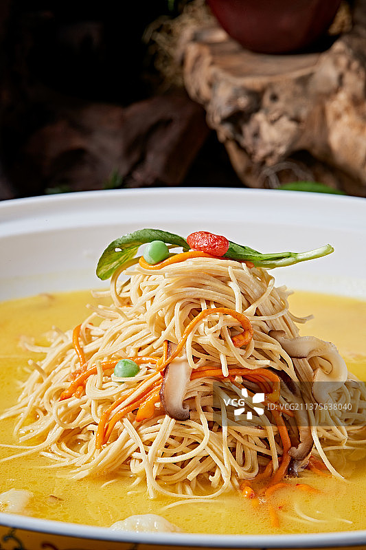 淮扬名菜鲜虾仁大烫干丝图片素材