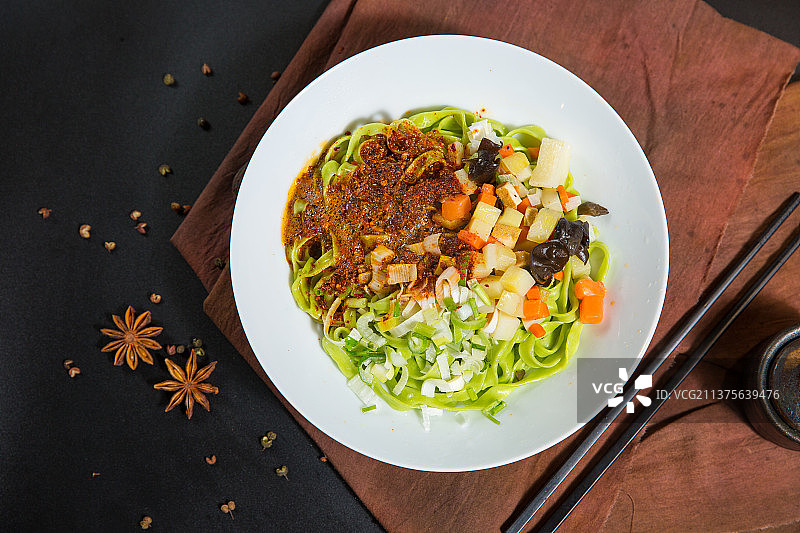 美味陕西面食 菠菜面图片素材