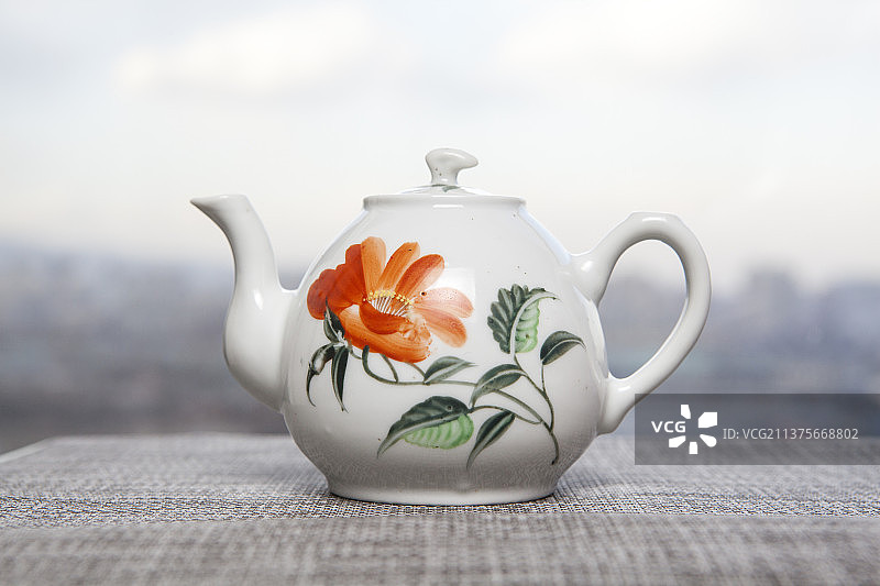 瓷器茶壶特写图片素材